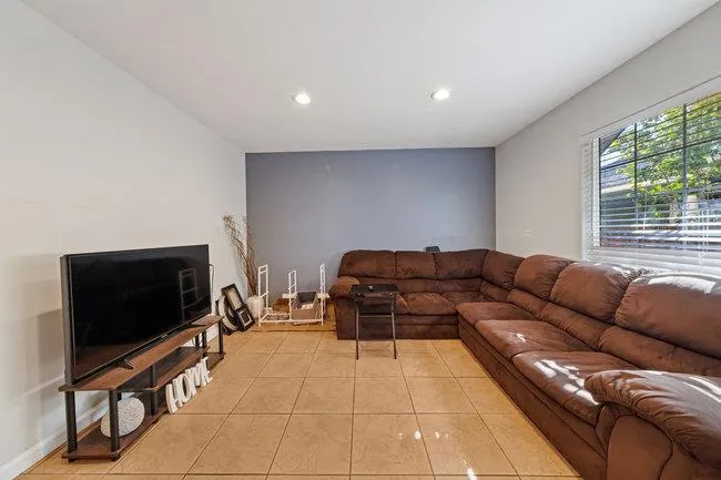 2946 E 29th Street, Oakland, California 94601 home-pic-30