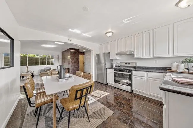 2946 E 29th Street, Oakland, California 94601 home-pic-8