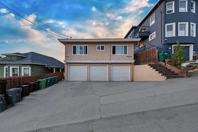 2946 E 29th Street, Oakland, California 94601 home-pic-0