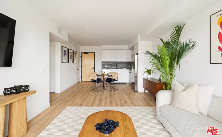 1112 Locust Avenue 717, Long Beach, California 90813