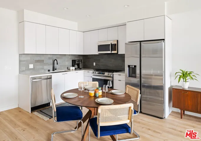 1112 Locust Avenue 717, Long Beach, California 90813