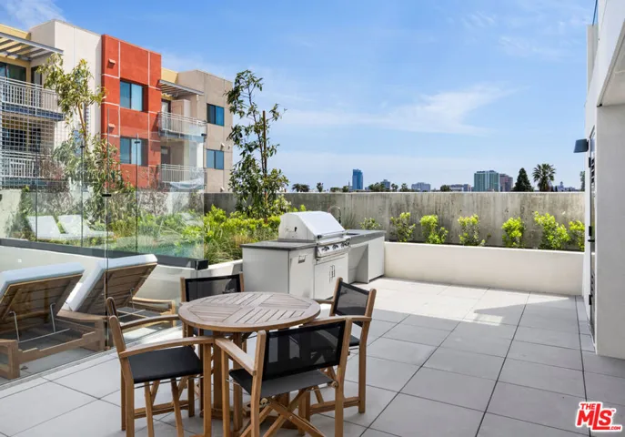 1112 Locust Avenue 717, Long Beach, California 90813