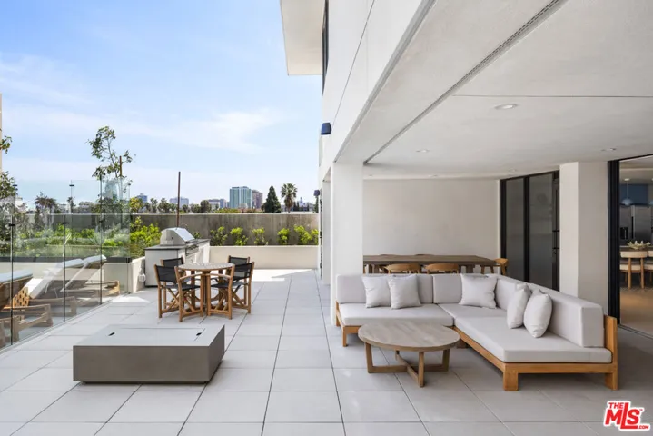 1112 Locust Avenue 717, Long Beach, California 90813