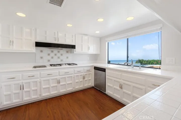 641 Vista Valinda, San Clemente, California 92672