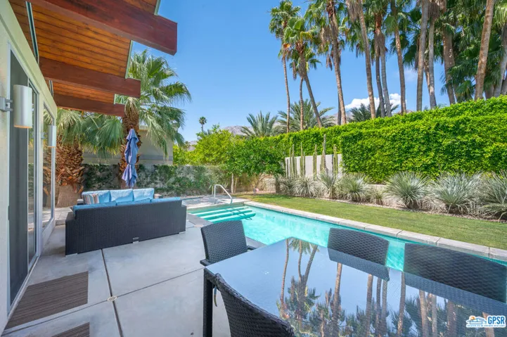 1733 Royal Palm Court, Palm Springs, California 92262