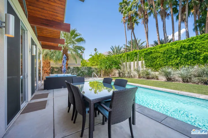 1733 Royal Palm Court, Palm Springs, California 92262