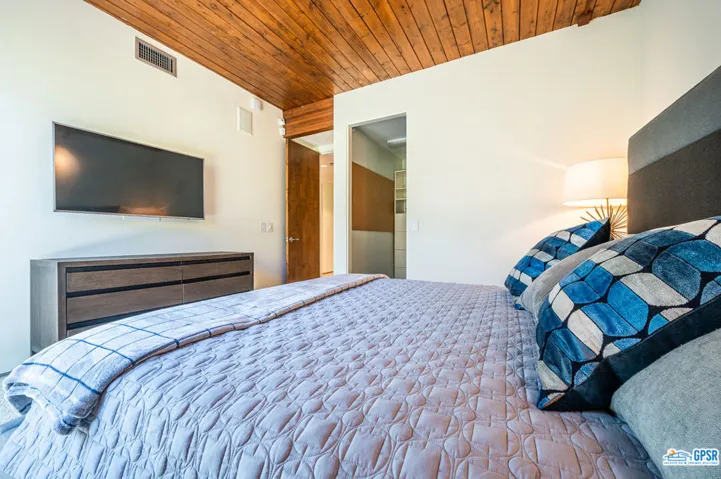1733 Royal Palm Court, Palm Springs, California 92262