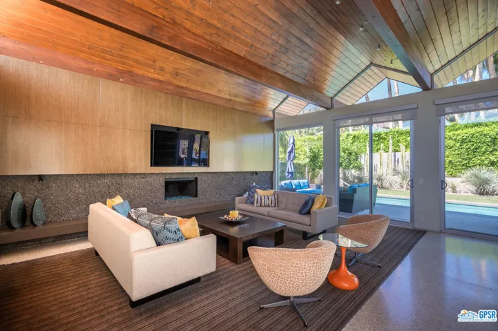 1733 Royal Palm Court, Palm Springs, California 92262