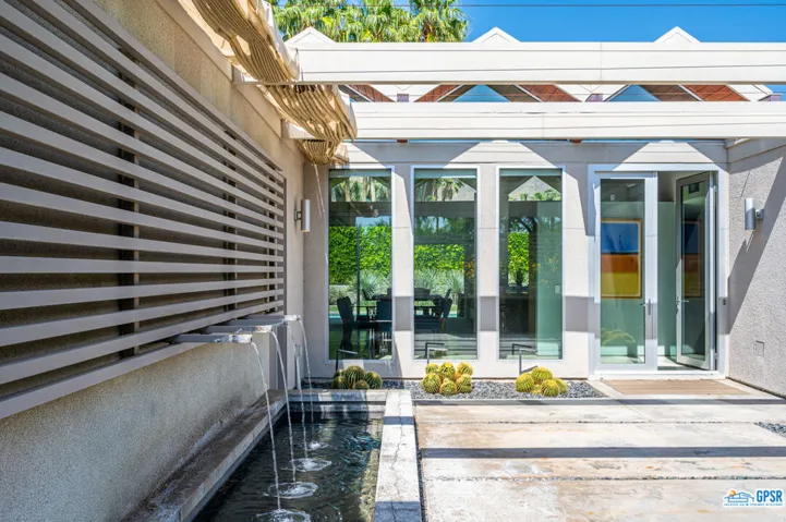 1733 Royal Palm Court, Palm Springs, California 92262