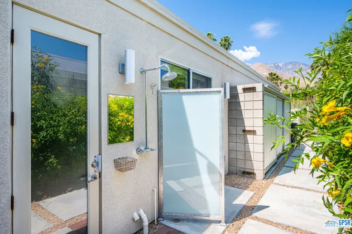 1733 Royal Palm Court, Palm Springs, California 92262
