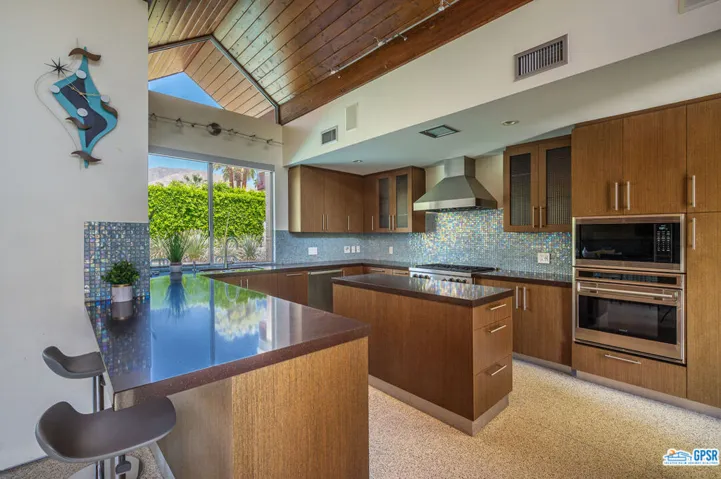 1733 Royal Palm Court, Palm Springs, California 92262