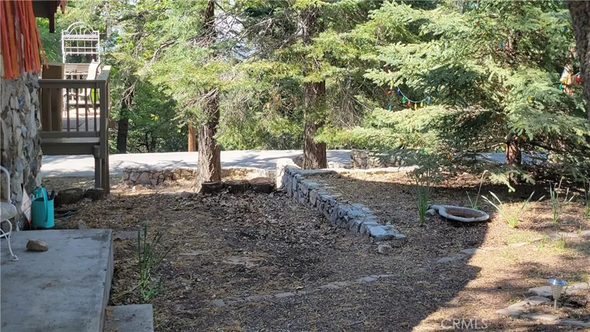 984 Chillon Drive, Crestline, California 92325