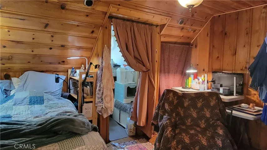 984 Chillon Drive, Crestline, California 92325