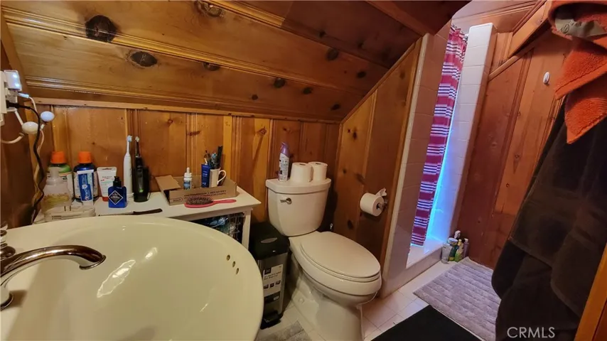 984 Chillon Drive, Crestline, California 92325