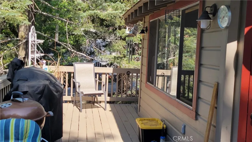 984 Chillon Drive, Crestline, California 92325