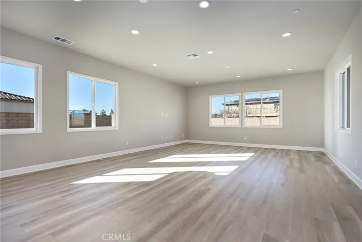 12934 Davona Dale, Apple Valley, California 92308