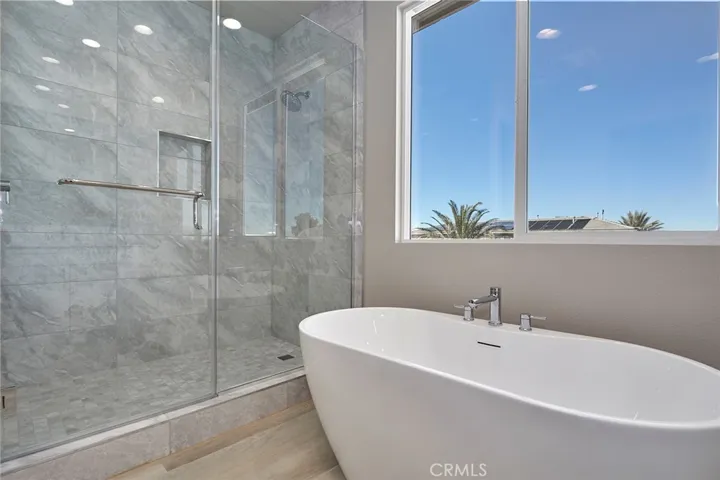 12934 Davona Dale, Apple Valley, California 92308