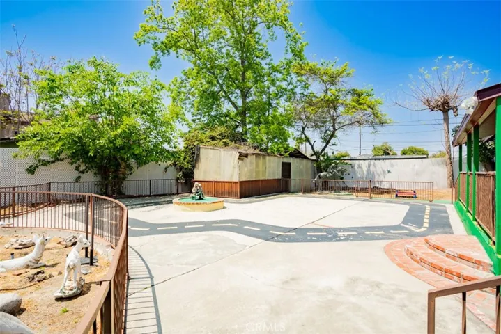 1673 E Imperial Highway, Los Angeles, California 90059