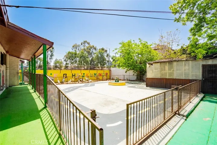 1673 E Imperial Highway, Los Angeles, California 90059