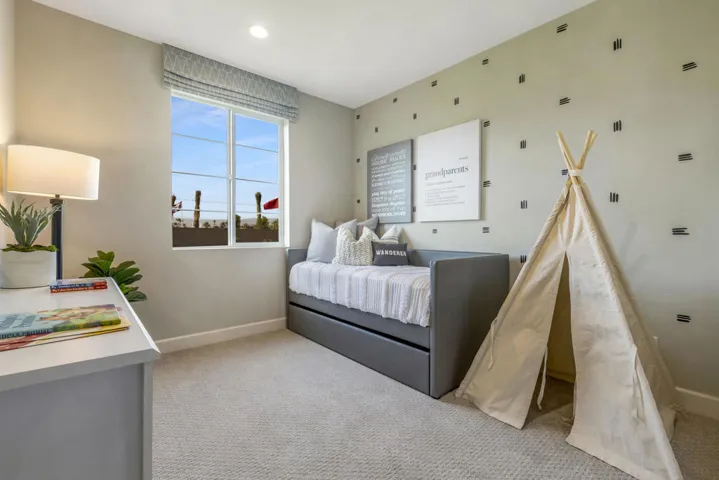 MODEL HOME