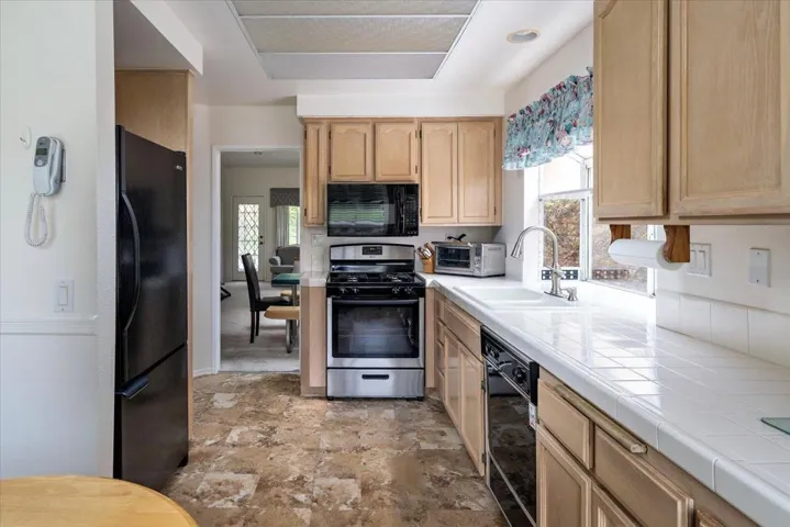 09-Kitchen