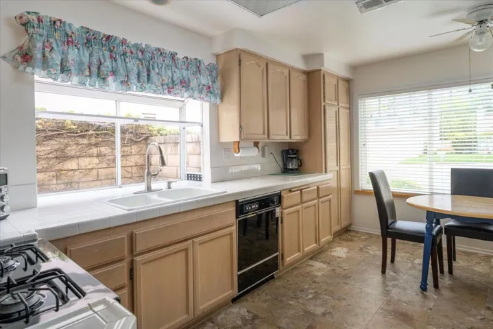 08-Kitchen