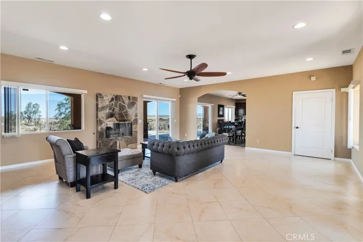 56125 Tracy Boulevard, Yucca Valley, California 92284
