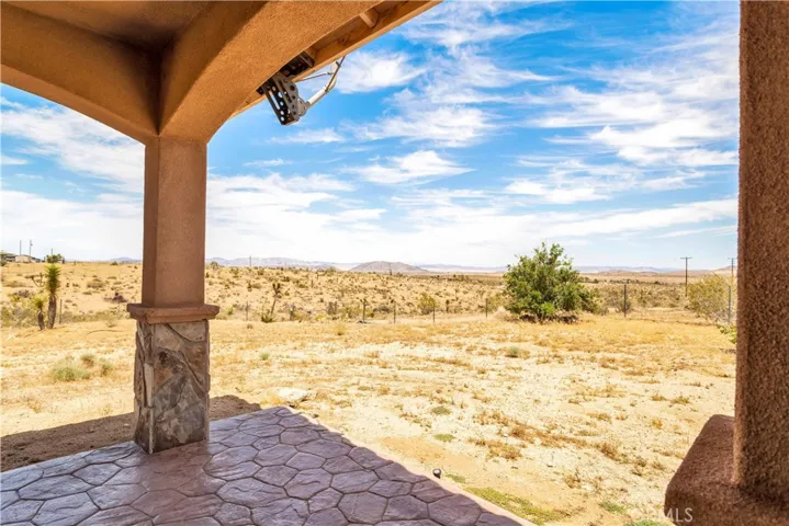 56125 Tracy Boulevard, Yucca Valley, California 92284