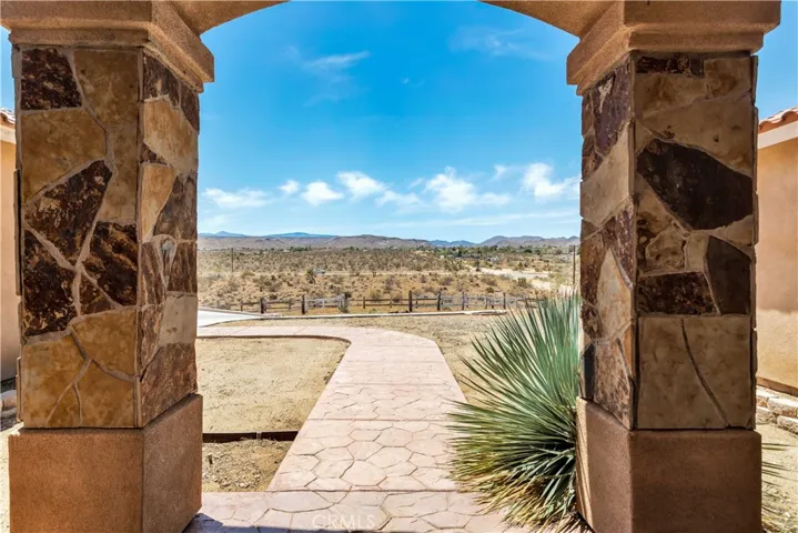 56125 Tracy Boulevard, Yucca Valley, California 92284