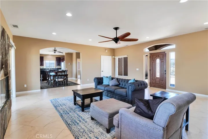 56125 Tracy Boulevard, Yucca Valley, California 92284