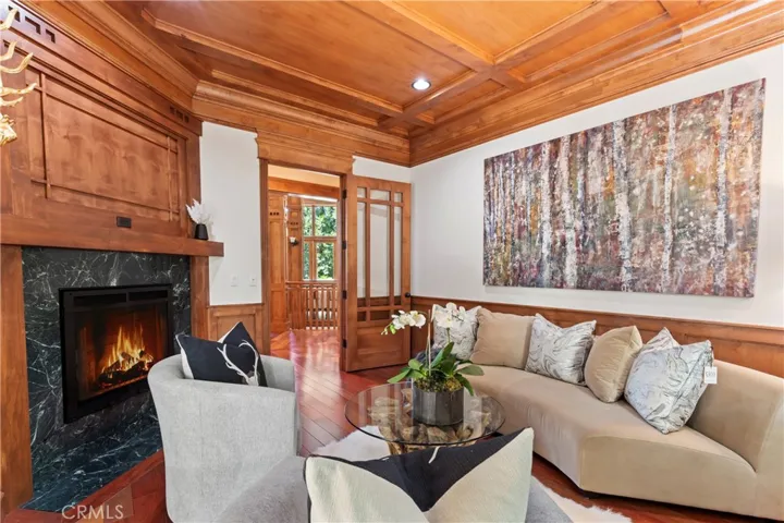 250 Brentwood Drive, Lake Arrowhead, California 92352