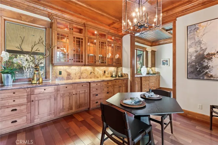 250 Brentwood Drive, Lake Arrowhead, California 92352