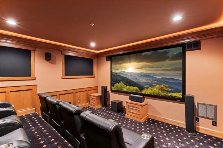 250 Brentwood Drive, Lake Arrowhead, California 92352