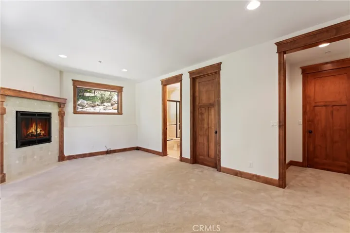 250 Brentwood Drive, Lake Arrowhead, California 92352