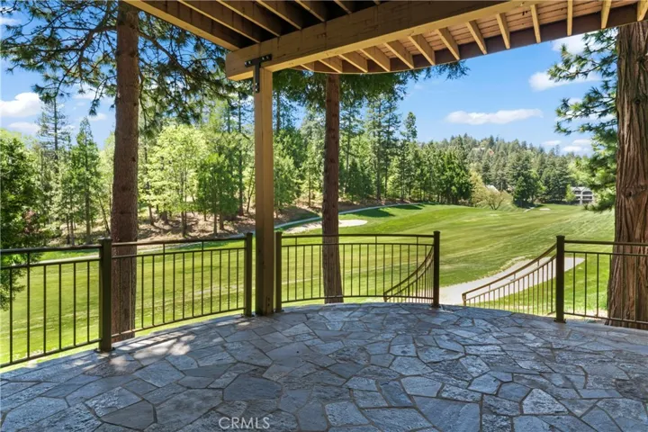 250 Brentwood Drive, Lake Arrowhead, California 92352