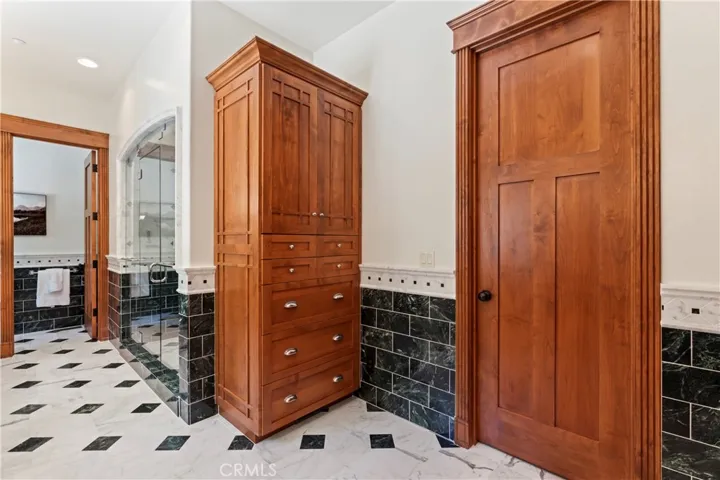 250 Brentwood Drive, Lake Arrowhead, California 92352