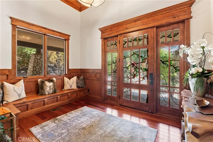 250 Brentwood Drive, Lake Arrowhead, California 92352