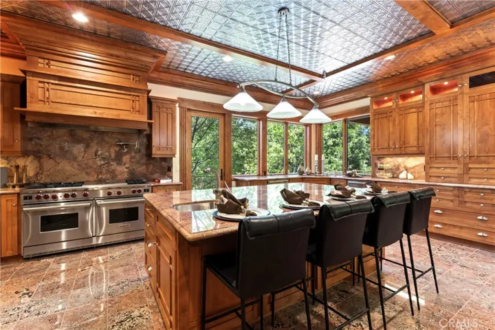 250 Brentwood Drive, Lake Arrowhead, California 92352