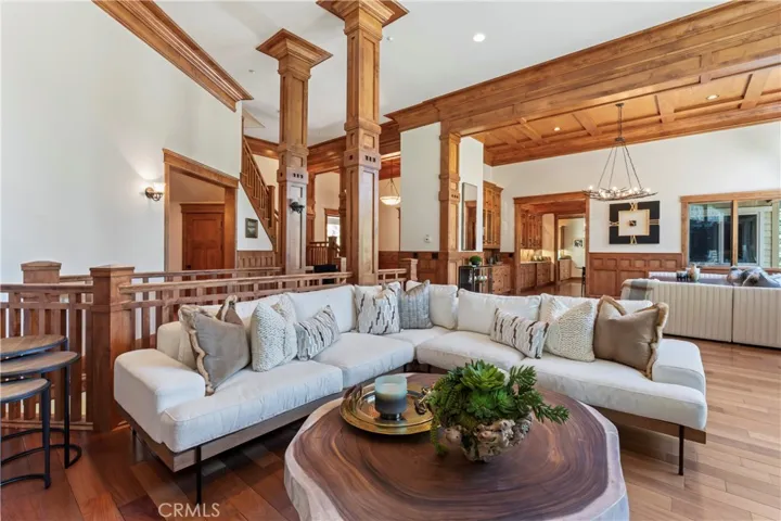 250 Brentwood Drive, Lake Arrowhead, California 92352