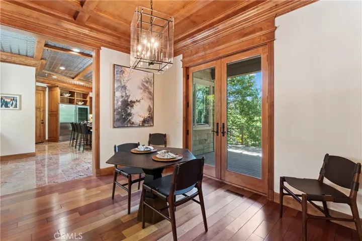 250 Brentwood Drive, Lake Arrowhead, California 92352