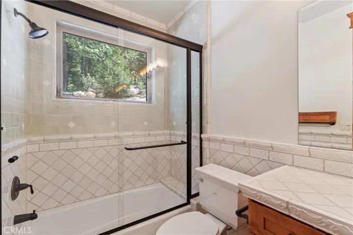 250 Brentwood Drive, Lake Arrowhead, California 92352