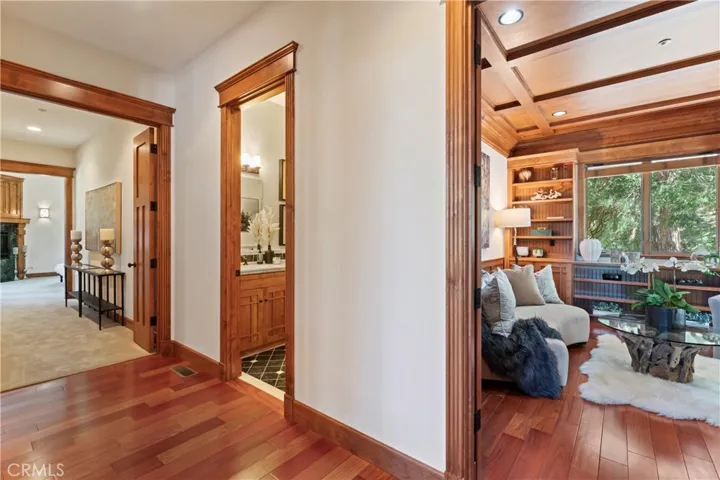 250 Brentwood Drive, Lake Arrowhead, California 92352