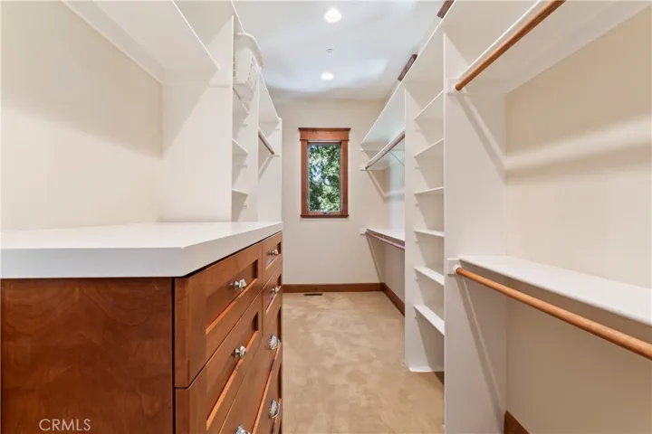 250 Brentwood Drive, Lake Arrowhead, California 92352
