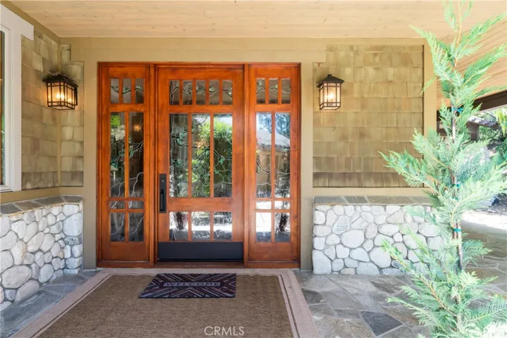 250 Brentwood Drive, Lake Arrowhead, California 92352