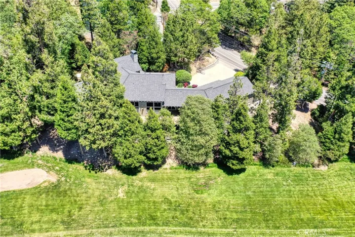 250 Brentwood Drive, Lake Arrowhead, California 92352