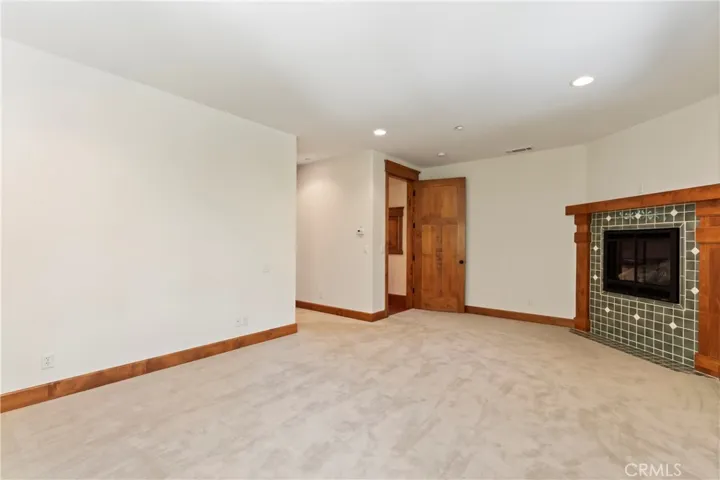 250 Brentwood Drive, Lake Arrowhead, California 92352