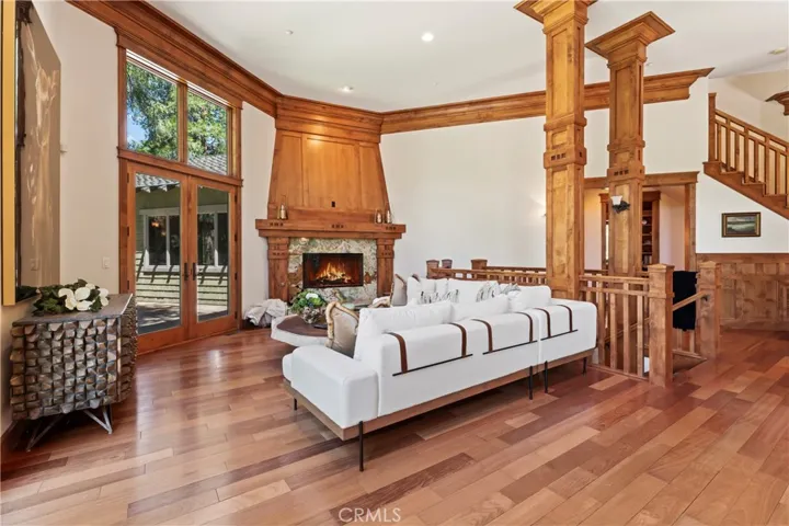250 Brentwood Drive, Lake Arrowhead, California 92352