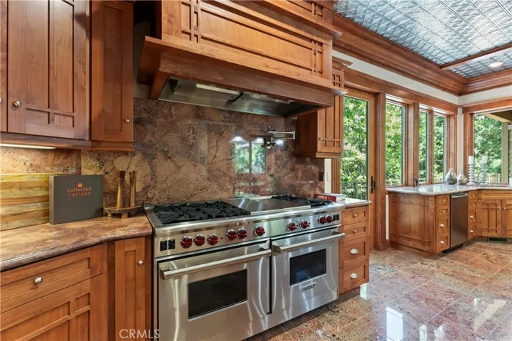 250 Brentwood Drive, Lake Arrowhead, California 92352