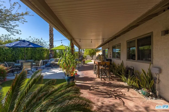 940 N Calle Loro, Palm Springs, California 92262