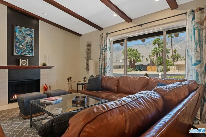 940 N Calle Loro, Palm Springs, California 92262